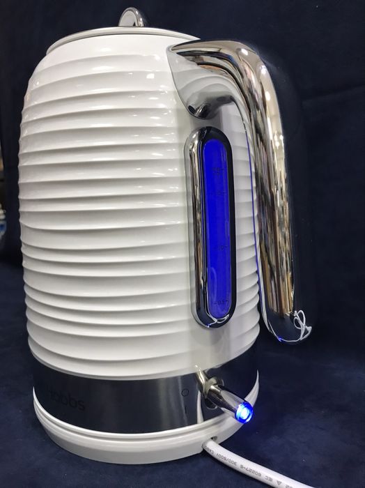 Електрическа кана Russell Hobbs