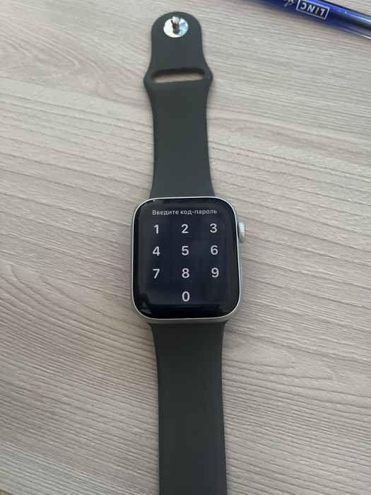 Продается Apple watch SE