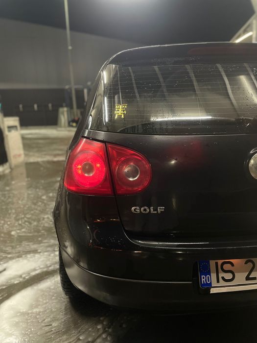 Vând golf V 1.9 Tdi