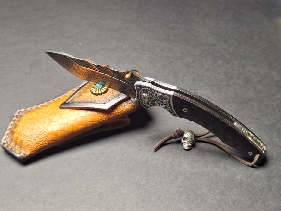Сгъваем нож от дамаска стомана с кожен калъф
