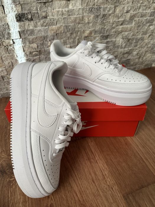 Обувки Nike номер 41