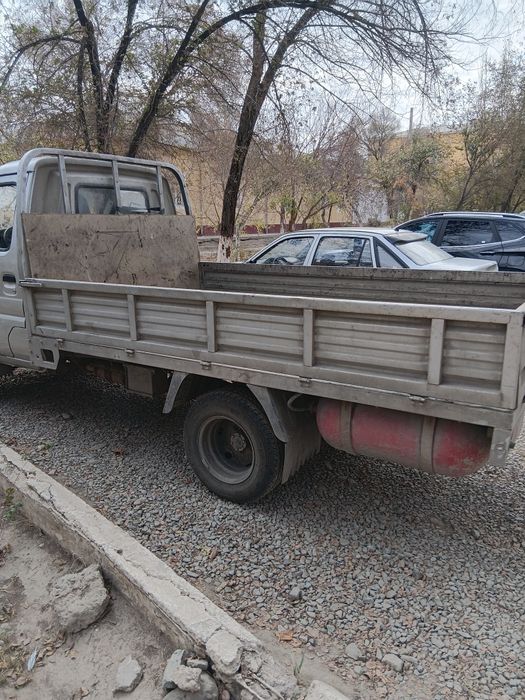 Донгфенг машина сотилади