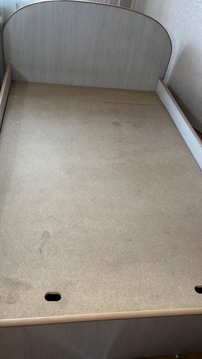 Кровать для спальни