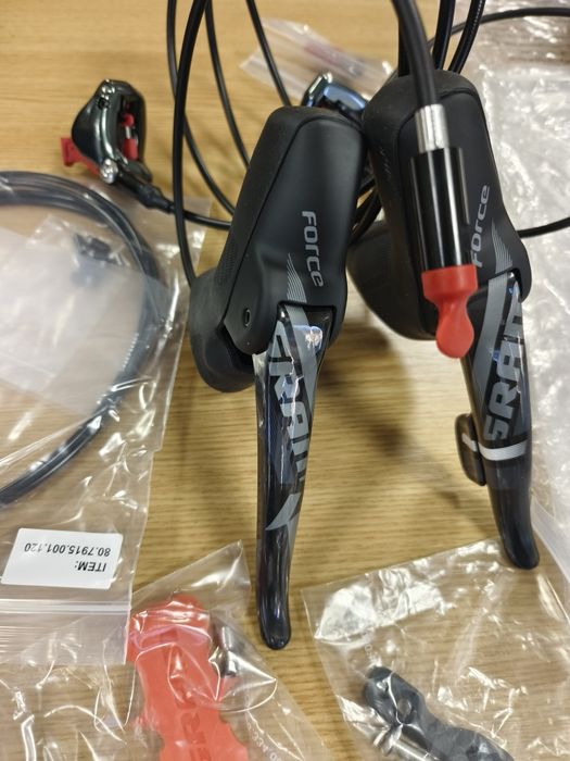 SRAM Force 22 DoubleTap 1/2x11 Хидравлични спирачки - Плосък монтаж