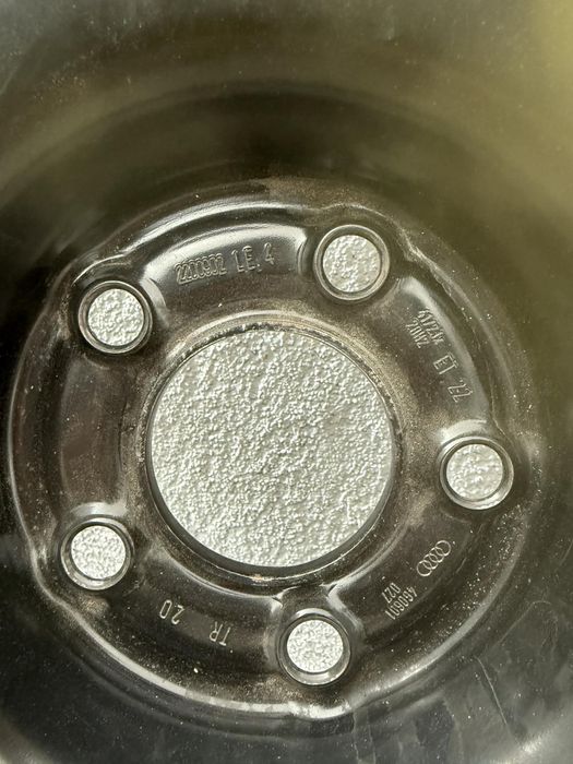 Патерица за Audi 20 цола