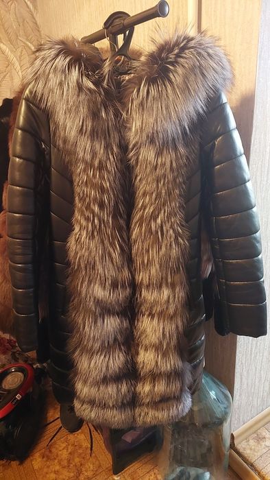 Продам верхнюю одежду и вещи