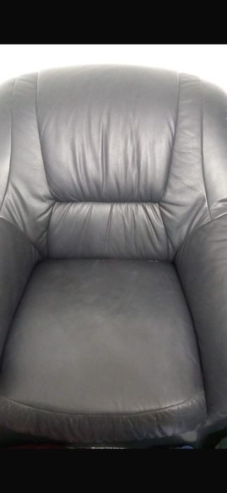 Vând canapea şi fotolii