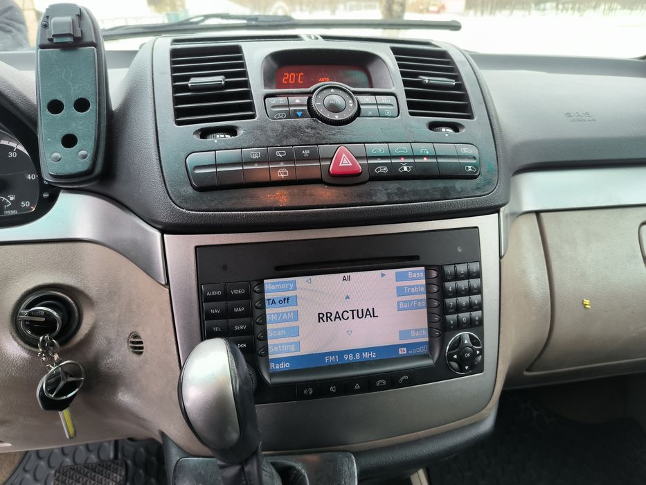 Mercedes Viano proprietar
