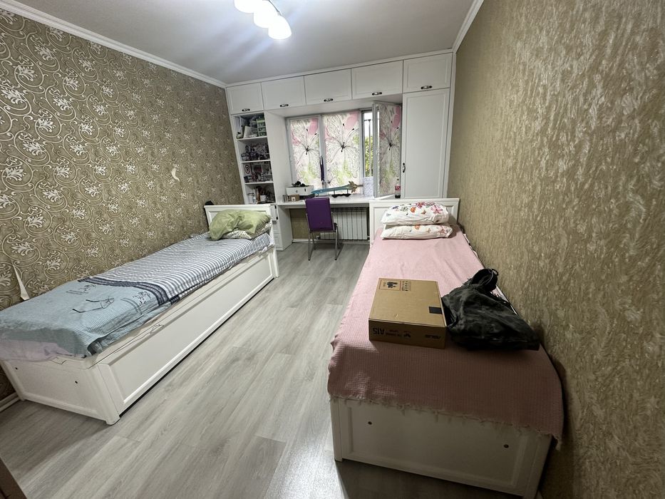 2 кровати 1 спальные  с матрасами