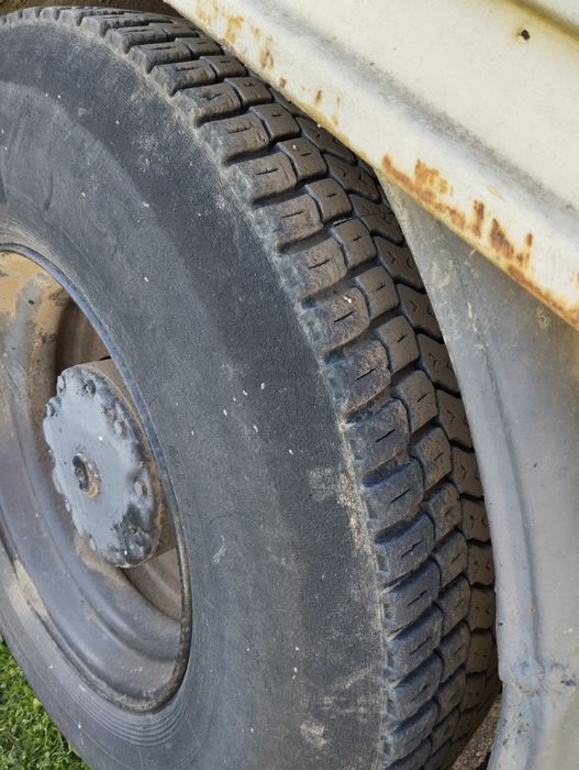 Se vinde Camion apicol.