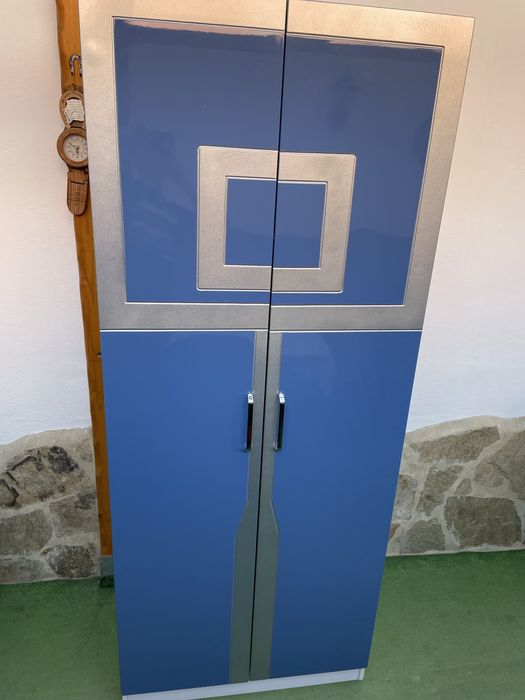 Двукрилен гланциран гардероб