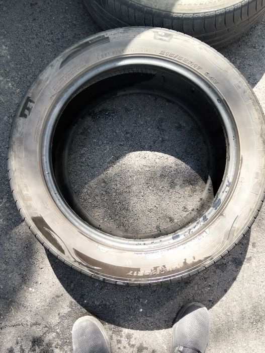 Продам шины 215/55/17 на камри