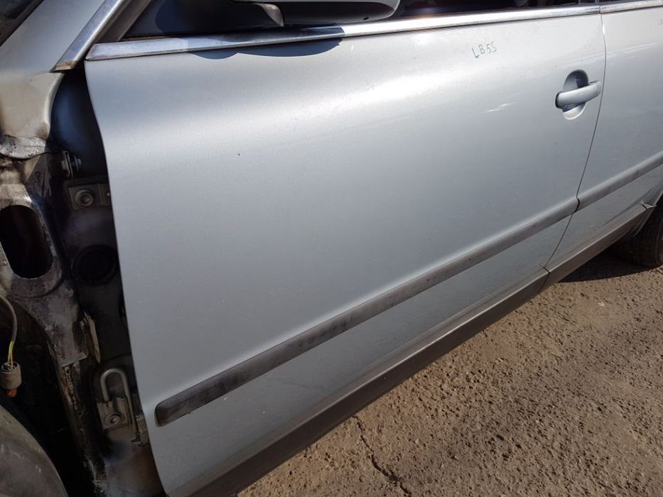 Portiera / Usa Stanga Fata VW Passat B5.5 2000 - 2005 Cod Culoare LB5S