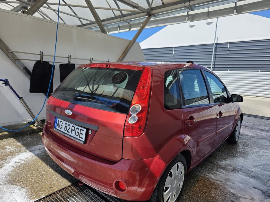 Ford fiesta .2007  Gpl. Navigație .