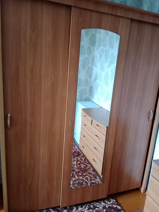 Продам спальный гарнитур