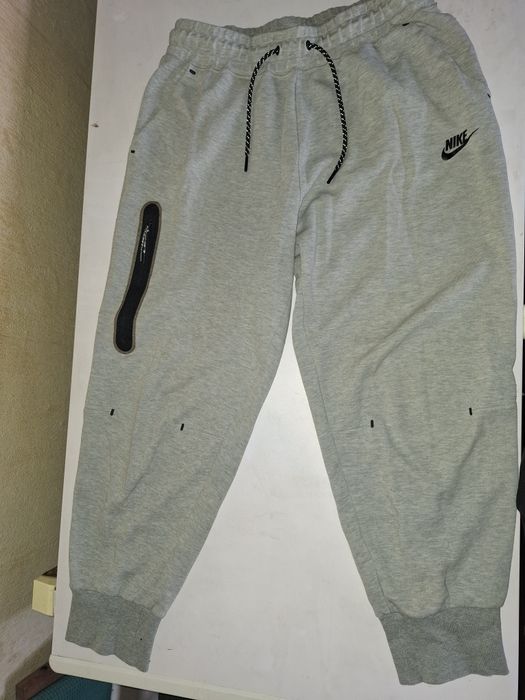 Nike tech долнище сиво