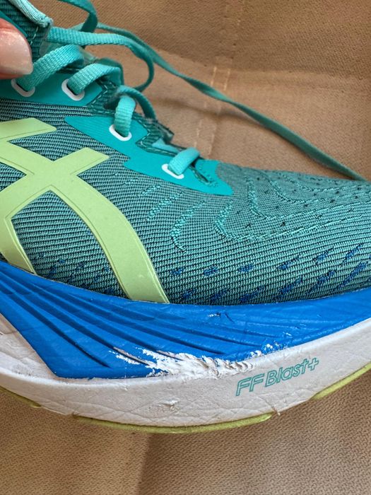 Asics Novablast 4