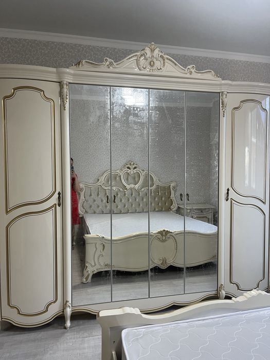 Спальный гарнитур