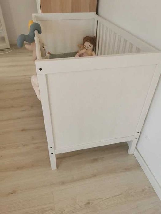 Pătuț IKEA alb și saltea din spumă IKEA – stare foarte bună
