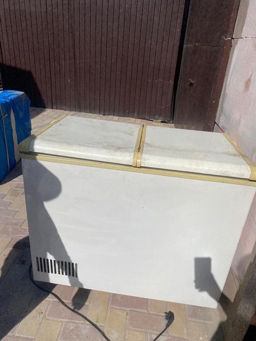 Продам морозильник