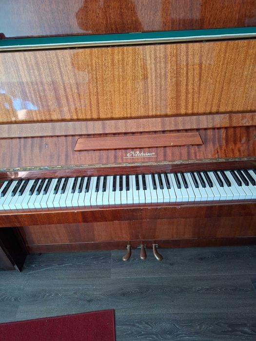 Руско пиано Ноктюрно в много добро състояние