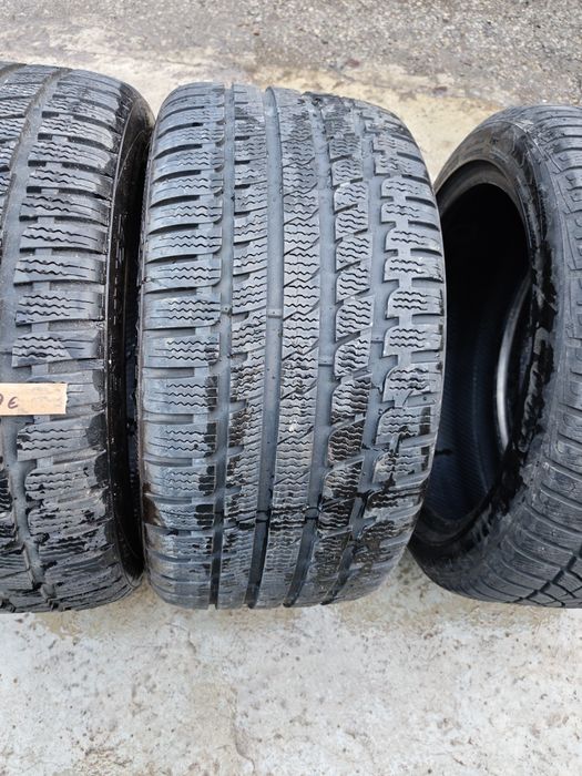 265/35/18 KUMHO  Winter