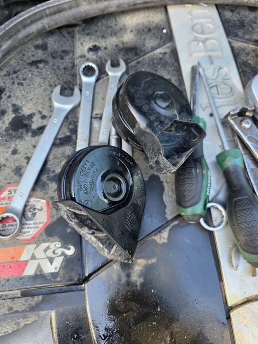 Тромб клаксови сирени за Mercedes W211