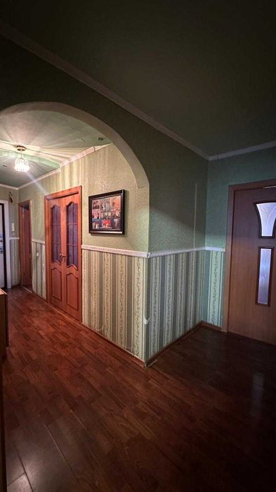 Продается 4х- комн.кв на 8 микрорайоне