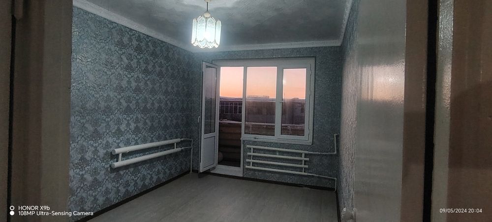 Zarafshon shaxar 6-12-xx da 3 xonali kvartira sotiladi yangi remont