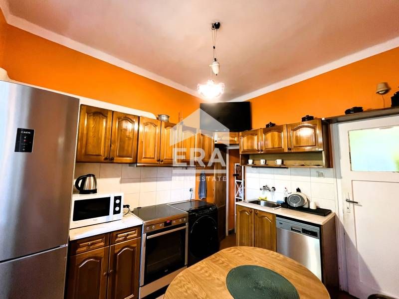 Продава се Четиристаен апартамент в София, Център - 100 кв.м за 3920 €/кв.м - Снимка #11