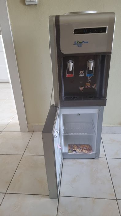 Продам диспенсер для воды