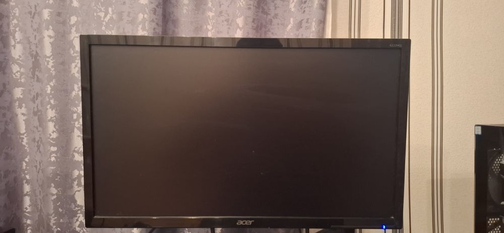 Монитор acer в хорошем состоянии.