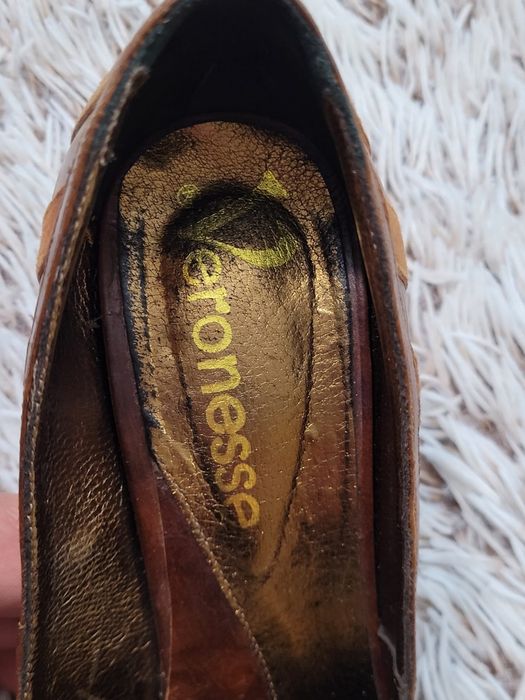 Pantofi de piele  cu toc marca Veronese 37