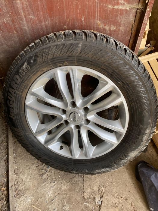 Два диска  с шинами на ниссан патрол