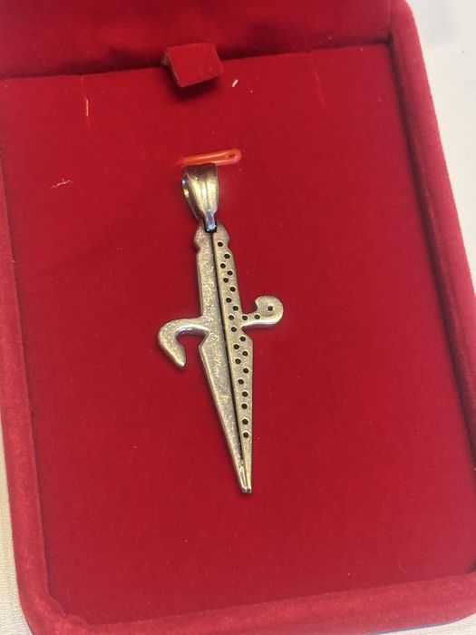 Златни 18 каратови изделия с диамнти  Сертификат