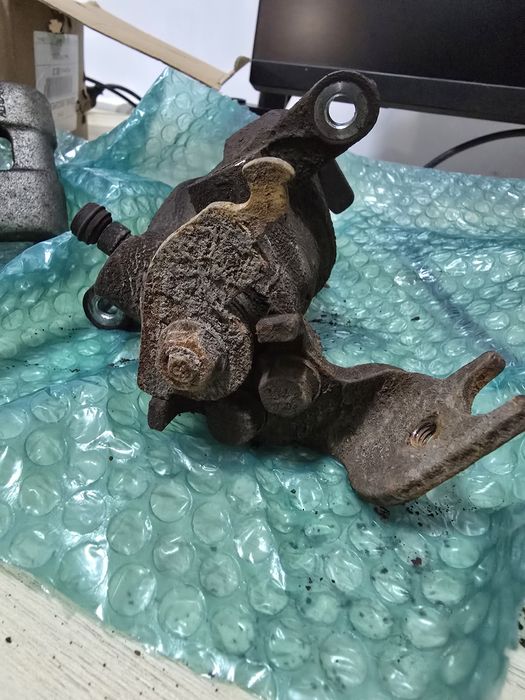 Etriere spate Honda Accord CU1 2010