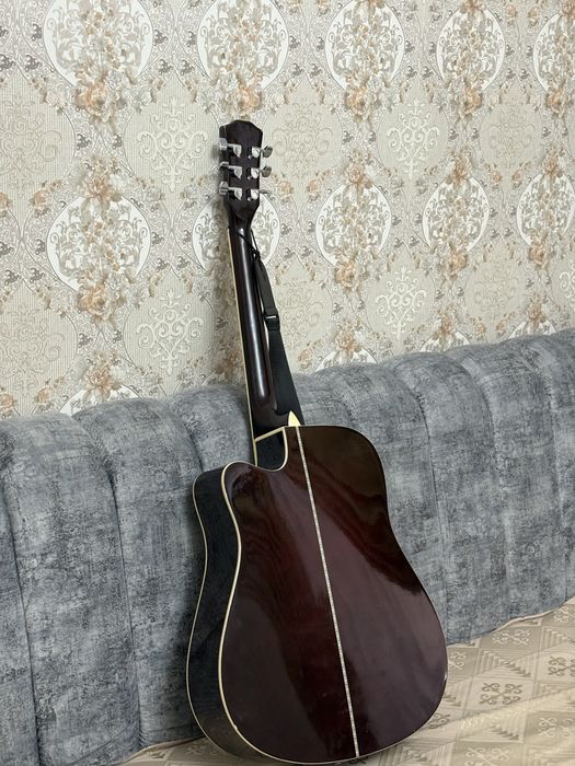 Продается гитара adagio