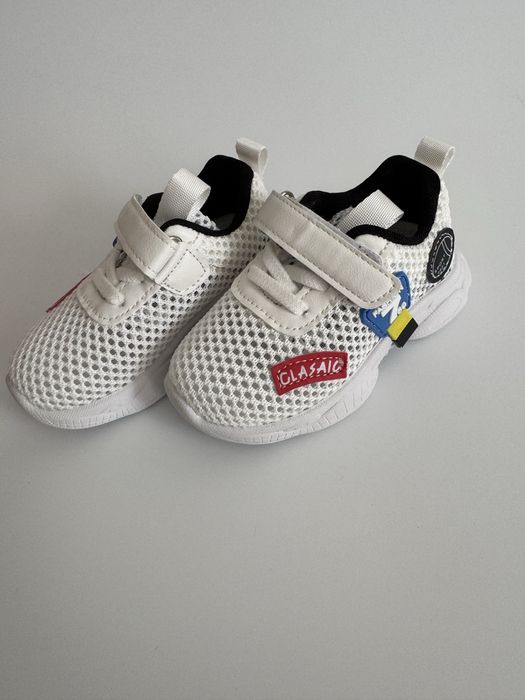 Кроссовки для ребенка