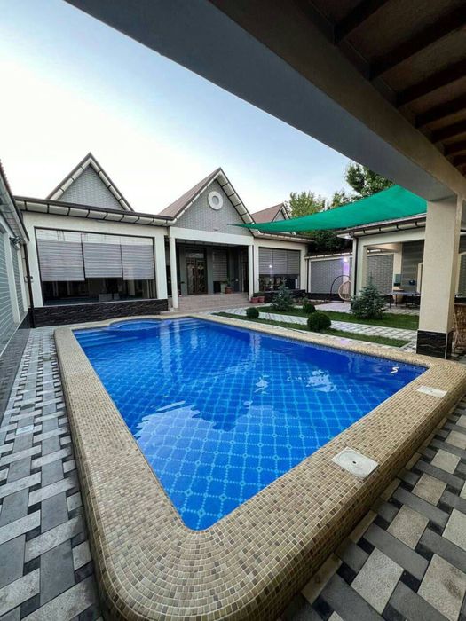 Строительство, реставрация, мойка бассейнов.