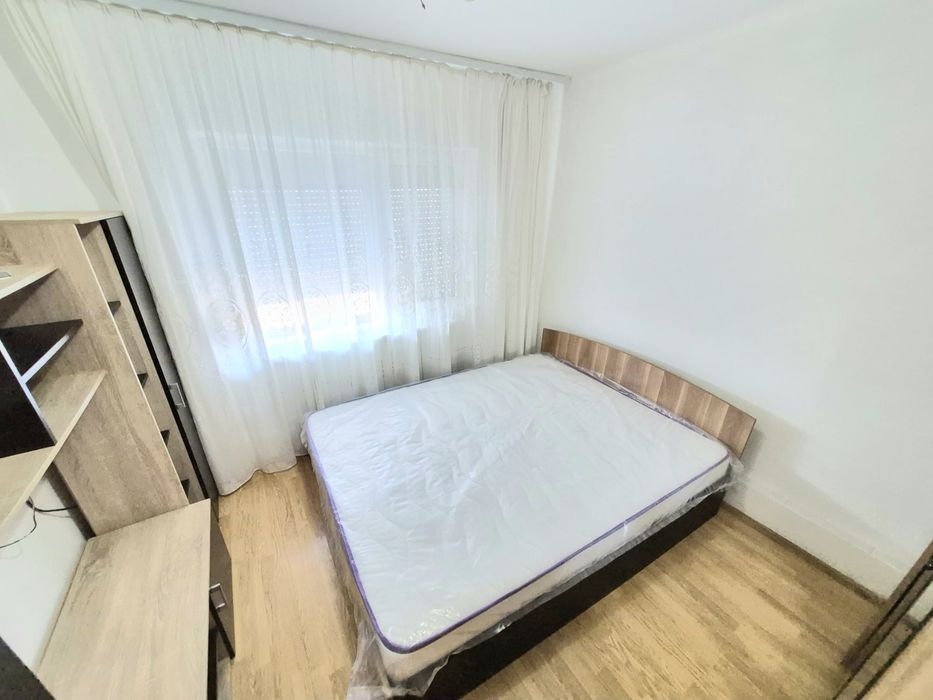 Închiriez 3 camere micro 16