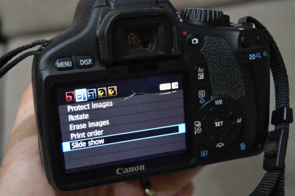 Kit Canon EOS 550D + Obiectiv 18-55mm IS + Card 8gb | Doar 3242 Declanșări!