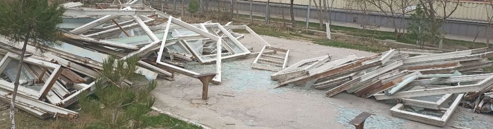 Черный потолок учун Эски рамкалар, шишалари билан