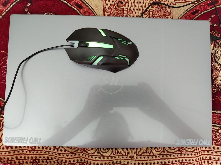 Срочно продаю ноутбук новое