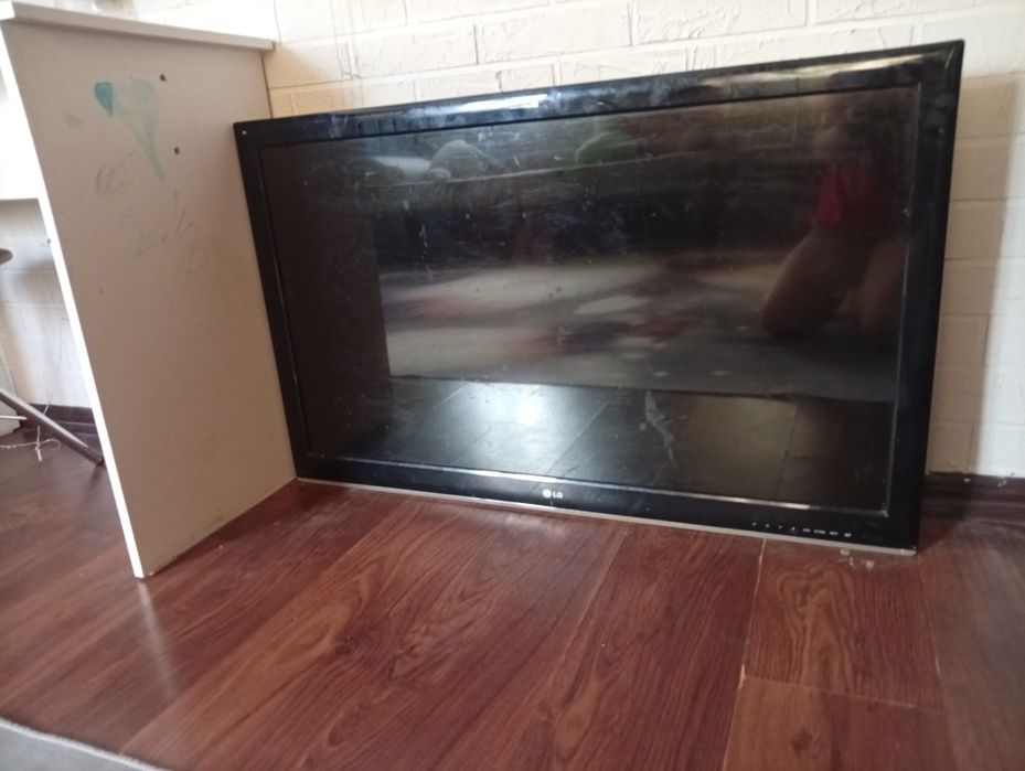 Продам телевизор LG