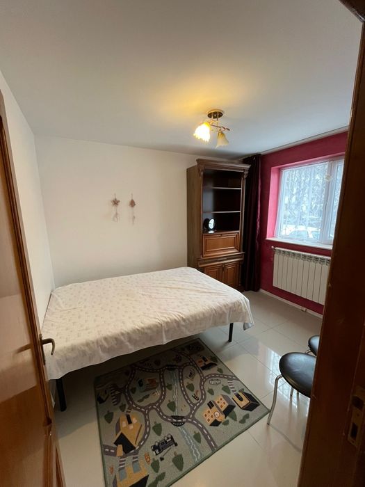 Inchiriez apartament 3 camere