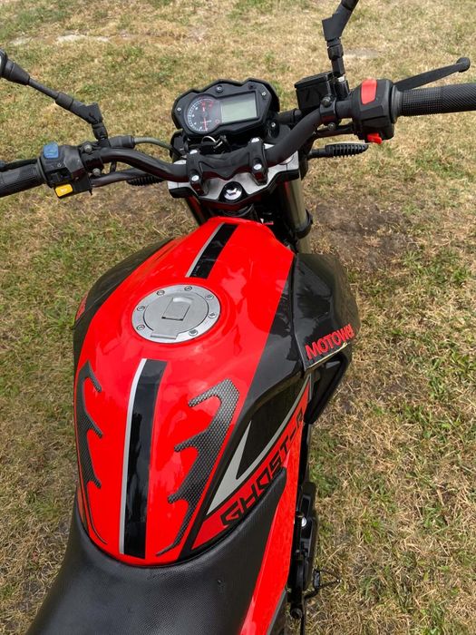 Vând motocicletă de 125cc