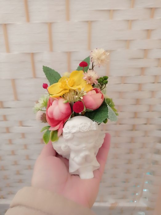 Aranjamente florale în vaze fetite,pentru cadou(școală sau alteocazii)