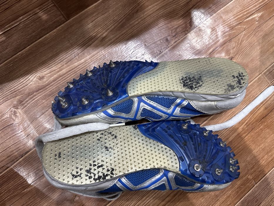 Шиповки Asics для легкой атлетики