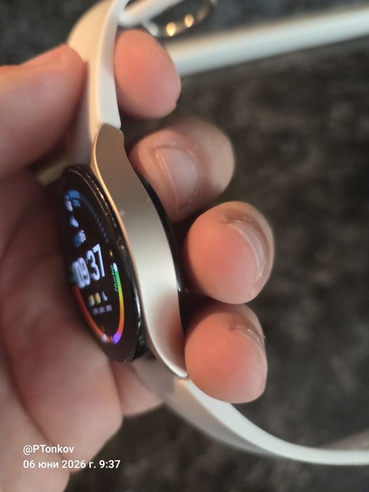 Продавам Samsung  Watch 4