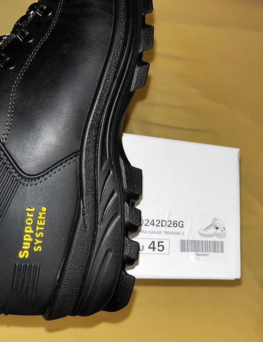 Обувки за туризъм, лов, риболов